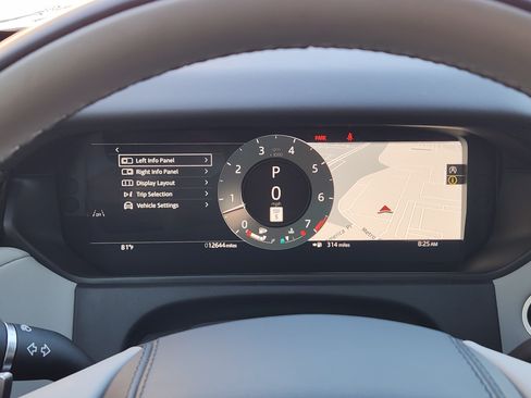 Used 2026 Land Rover Range Rover Velar Dynamic SE AWD/4WD image 17