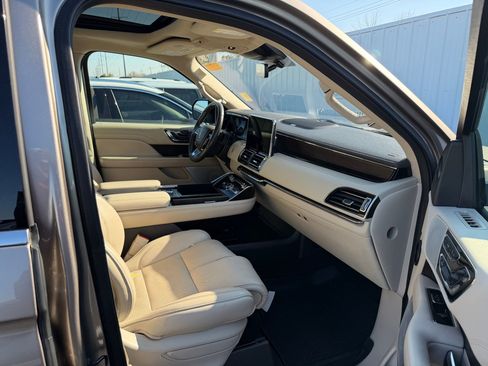 Used 2019 Lincoln Navigator L Reserve w/ Cargo Package image 6