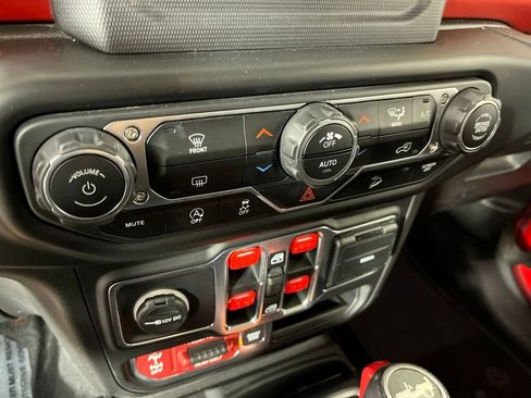 Used 2020 Jeep Wrangler Unlimited Rubicon AWD/4WD image 28
