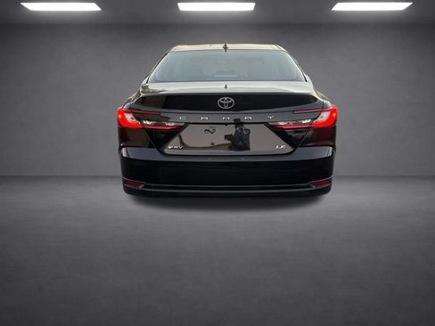 Used 2025 Toyota Camry LE FWD image 17