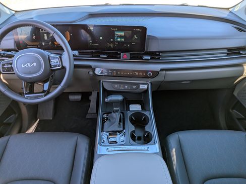 New 2026 Kia Carnival EX image 21