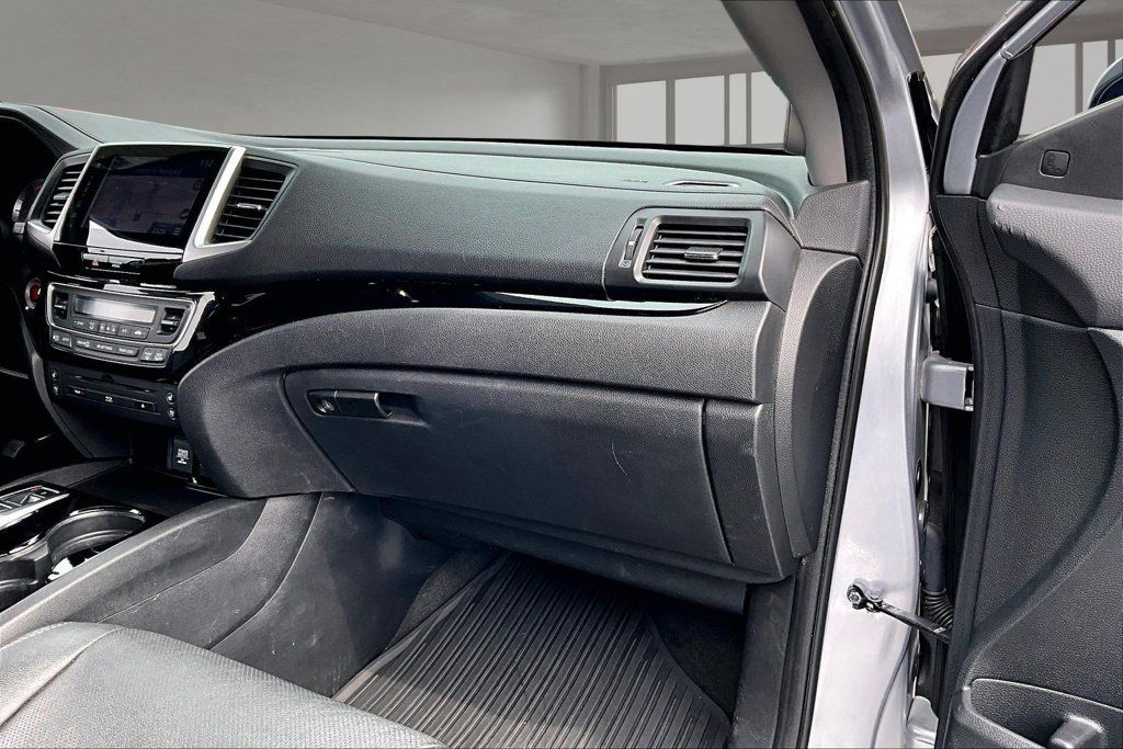 Used 2017 Honda Pilot Elite image 17