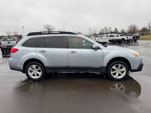 Used 2014 Subaru Outback 2.5i Premium image 6