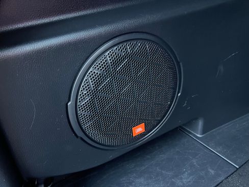 Used 2020 Toyota RAV4 Limited image 17