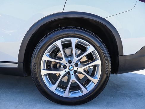 Used 2023 BMW X5 xDrive40i w/ Luxury Seating Package image 13