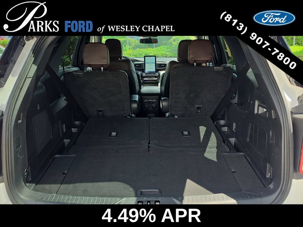 Certified 2022 Ford Explorer Platinum w/ Equipment Group 601A AWD/4WD image 9