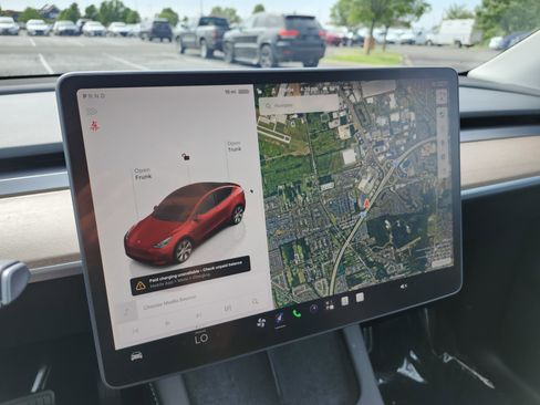 Used 2023 Tesla Model Y Long Range AWD/4WD image 6