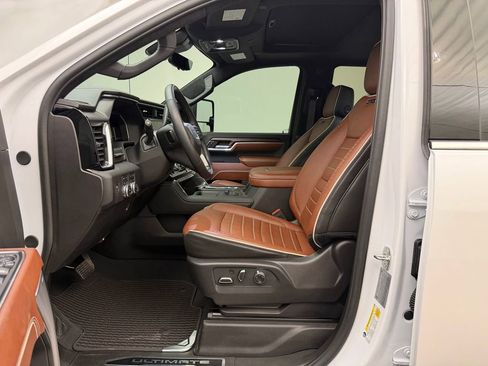 Used 2024 GMC Sierra 2500 Denali Ultimate AWD/4WD image 5