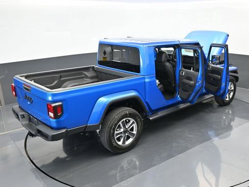 Used 2024 Jeep Gladiator Sport w/ Premium Package image 34