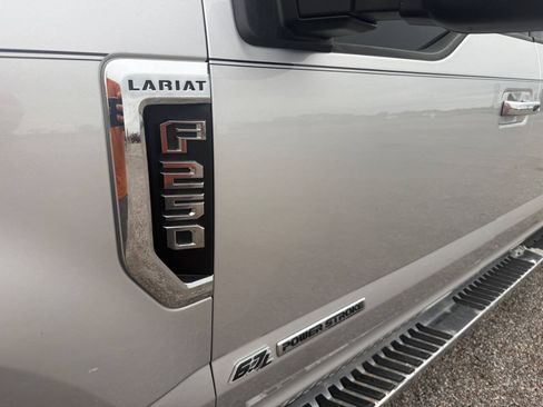 Used 2017 Ford F250 Lariat w/ Lariat Ultimate Package AWD/4WD image 11