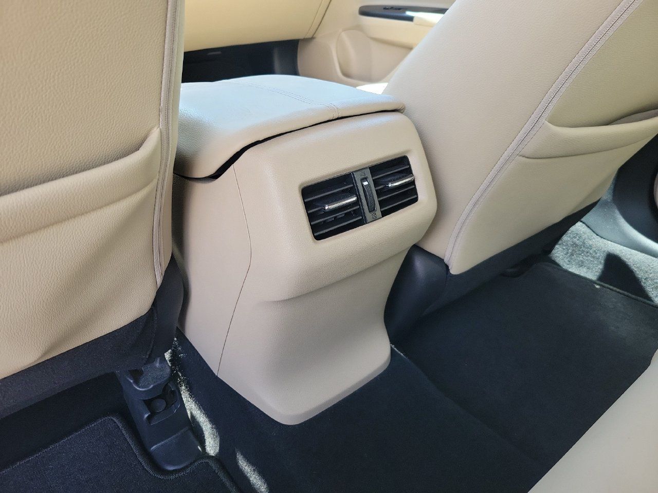 Used 2015 Honda Accord EX-L image 10