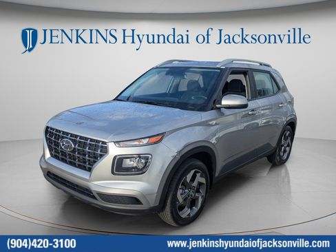 Certified 2024 Hyundai Venue SEL image 8