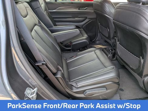 Used 2023 Jeep Grand Cherokee L Limited w/ Luxury Tech Group II RWD image 32
