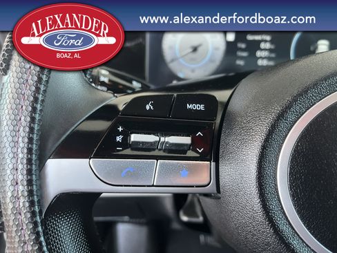 Used 2025 Hyundai Elantra Limited image 21