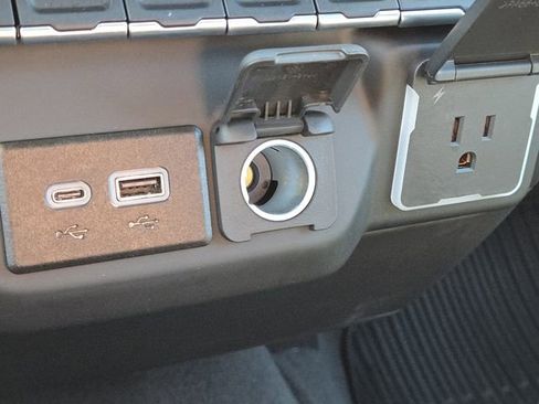 Used 2025 Chevrolet Silverado 2500 Custom w/ Custom Convenience Package image 10