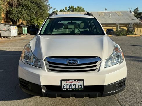 Used 2011 Subaru Outback 2.5i AWD/4WD image 11