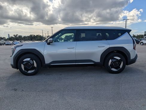 New 2026 Kia EV9 Wind image 8