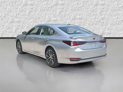 Used 2025 Lexus ES 300h w/ Premium Package FWD image 5