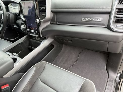 Used 2025 RAM 1500 Laramie AWD/4WD image 31
