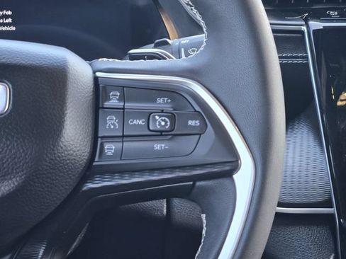 Used 2025 Jeep Grand Cherokee L Altitude AWD/4WD image 28