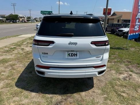 Used 2024 Jeep Grand Cherokee L Summit w/ Luxury Tech Group V AWD/4WD image 6