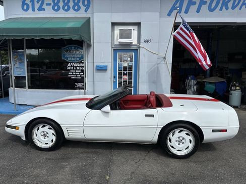 Used 1991 Chevrolet Corvette Convertible RWD image 6