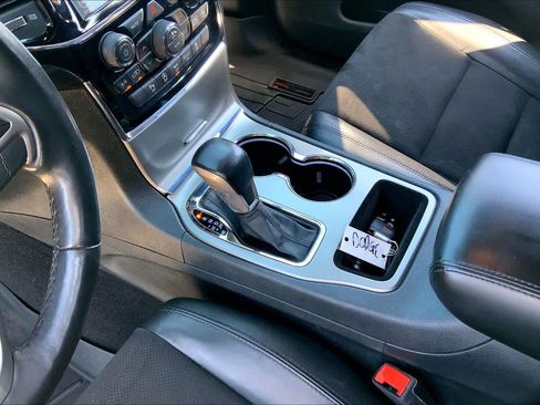 Used 2020 Jeep Grand Cherokee Altitude AWD/4WD image 15