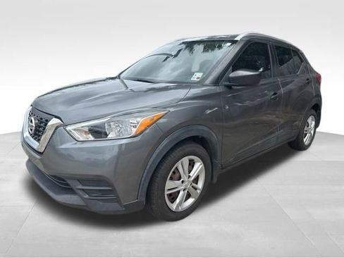 Used 2019 Nissan Kicks S FWD image 4
