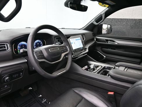 Used 2024 Jeep Wagoneer Series II AWD/4WD image 23