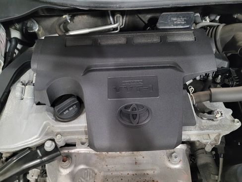 Used 2017 Toyota Camry LE FWD image 30