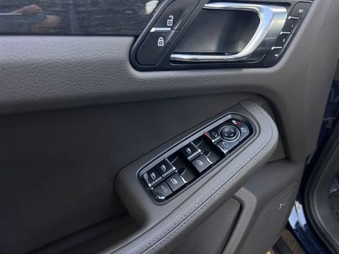 Used 2020 Porsche Macan S AWD/4WD image 11