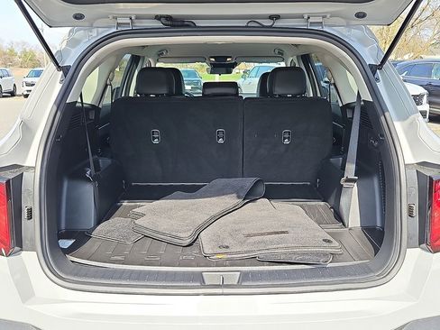 Certified 2025 Kia Sorento S FWD image 28