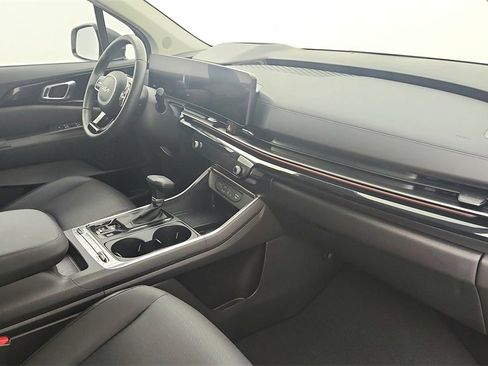 Used 2025 Kia Carnival SX Prestige image 34