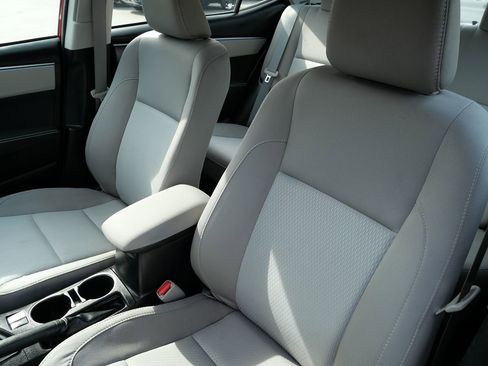 Used 2016 Toyota Corolla LE FWD image 11