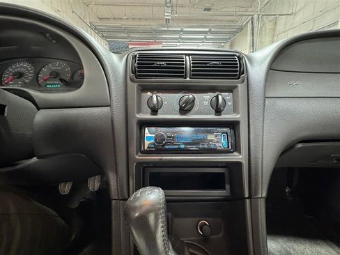 Used 2000 Ford Mustang GT RWD image 17