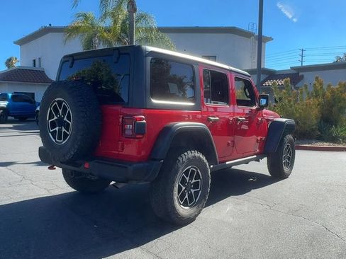 Used 2025 Jeep Wrangler Unlimited Rubicon w/ Convenience Group AWD/4WD image 6