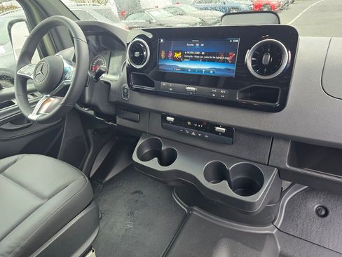 New 2025 Mercedes-Benz Sprinter 2500 image 11