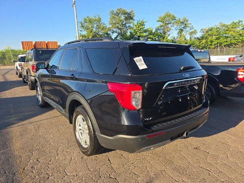 Used 2023 Ford Explorer XLT w/ Equipment Group 202A AWD/4WD image 5