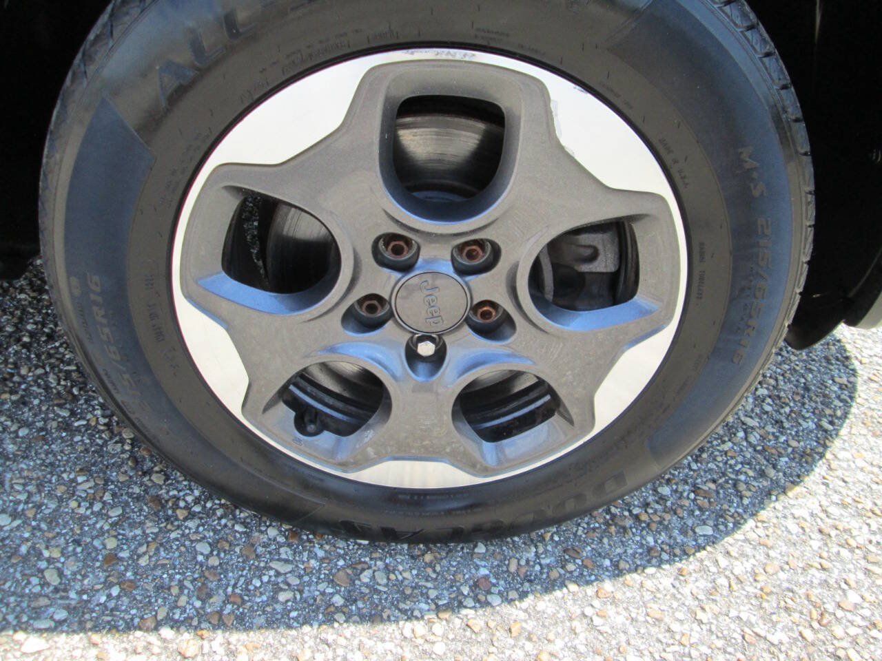 Used 2015 Jeep Renegade Latitude AWD/4WD image 67