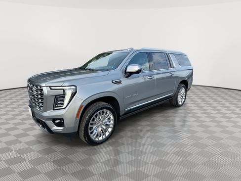 New 2026 GMC Yukon XL Denali w/ Sun & Power Step Package AWD/4WD image 4