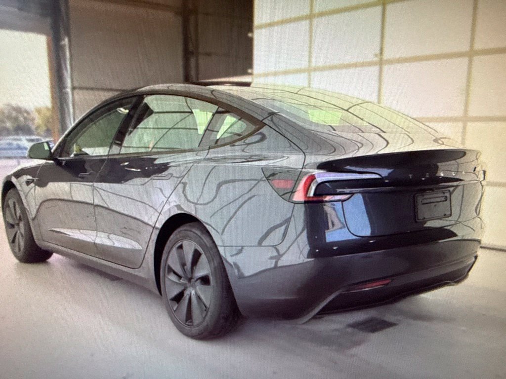 Used 2025 Tesla Model 3 Long Range RWD image 3