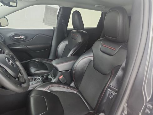Used 2022 Jeep Cherokee Trailhawk w/ Trailer Tow Group AWD/4WD image 20