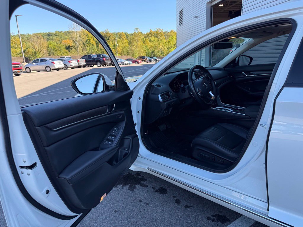 Used 2022 Honda Accord Touring image 23