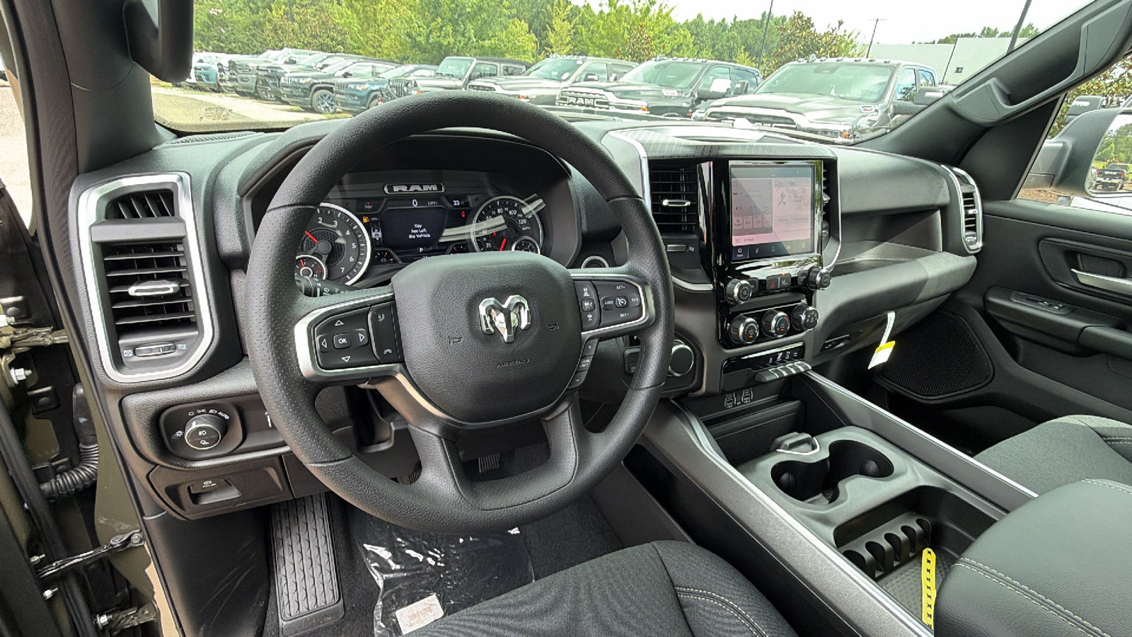 New 2026 RAM 1500 Express AWD/4WD image 23
