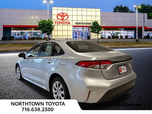 Used 2023 Toyota Corolla LE image 3