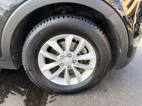 Used 2017 Kia Sorento LX image 12