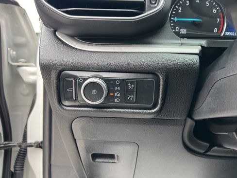 Used 2022 Ford Explorer XLT w/ Equipment Group 202A image 25