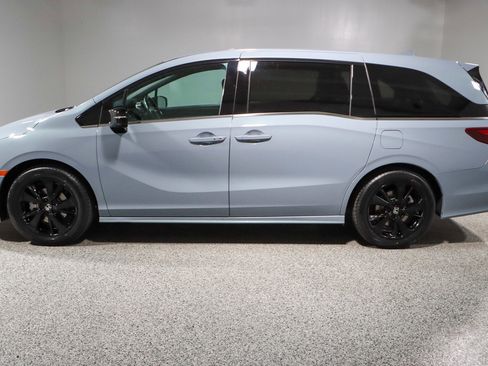 Used 2024 Honda Odyssey Sport image 10