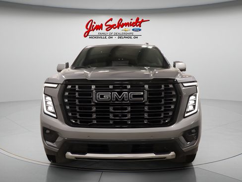 Used 2025 GMC Yukon Denali Ultimate AWD/4WD image 3