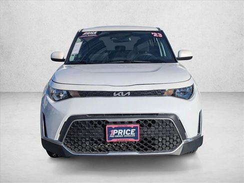 Used 2023 Kia Soul LX w/ LX Technology Package FWD image 2